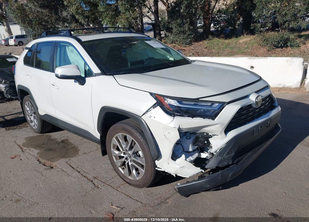 2022 TOYOTA RAV4 XLE PREMIUM VIN: 2T3C1RFV7NW231028