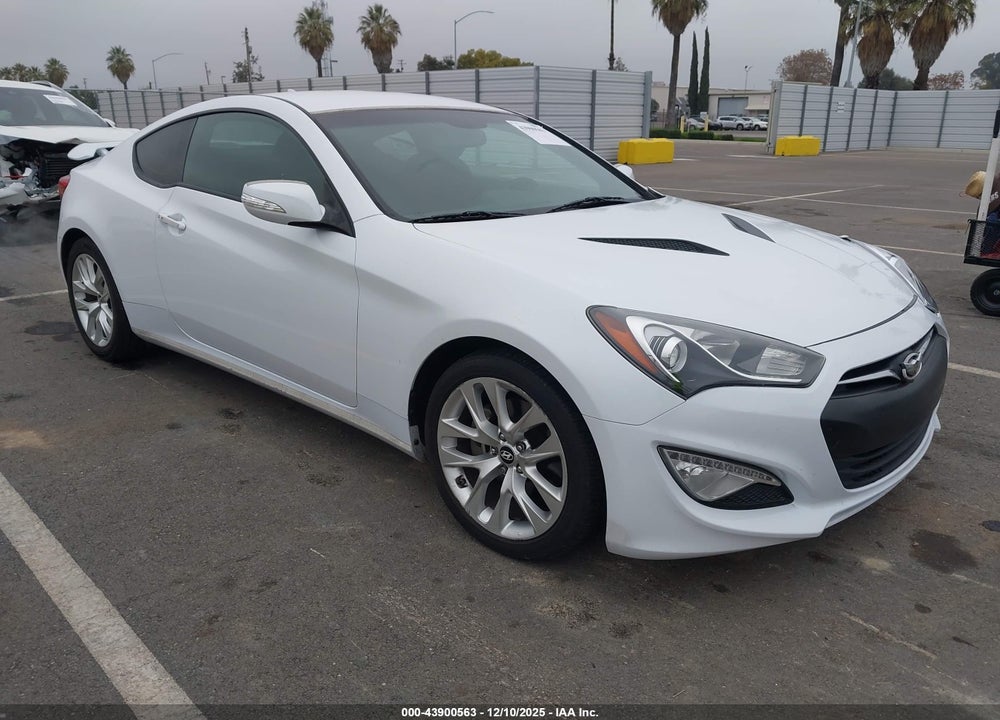 2016 HYUNDAI GENESIS 3.8 BASE VIN: KMHHT6KJ5GU131975