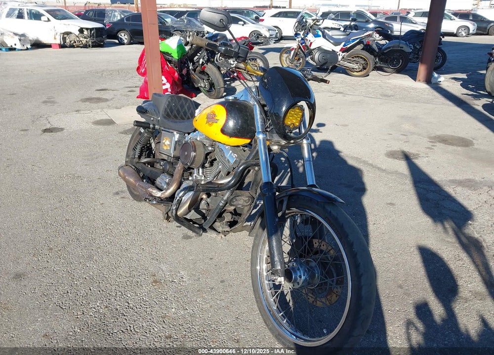 2000 HARLEY-DAVIDSON FXDWG VIN: 1HD1GEV12YY313576
