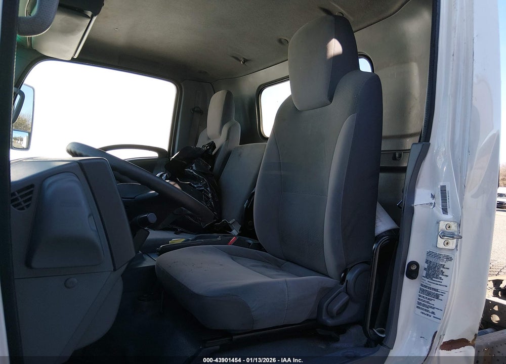 2018 ISUZU NPR HD VIN: 54DC4W1B6JS811789