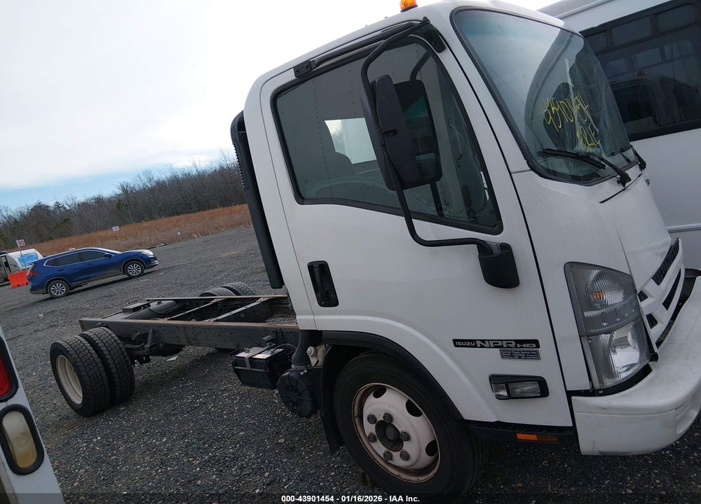 2018 ISUZU NPR HD VIN: 54DC4W1B6JS811789