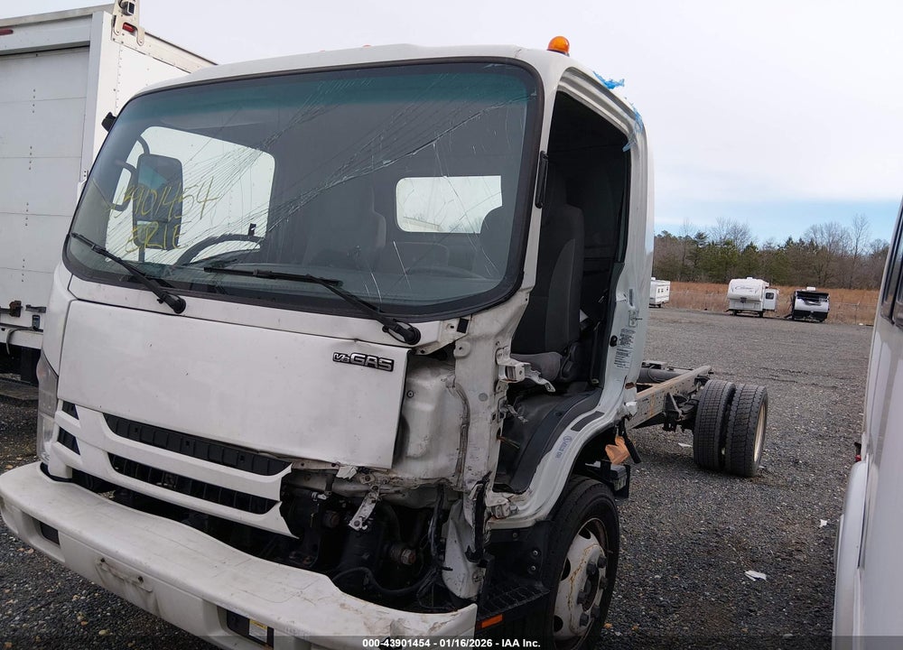 2018 ISUZU NPR HD VIN: 54DC4W1B6JS811789
