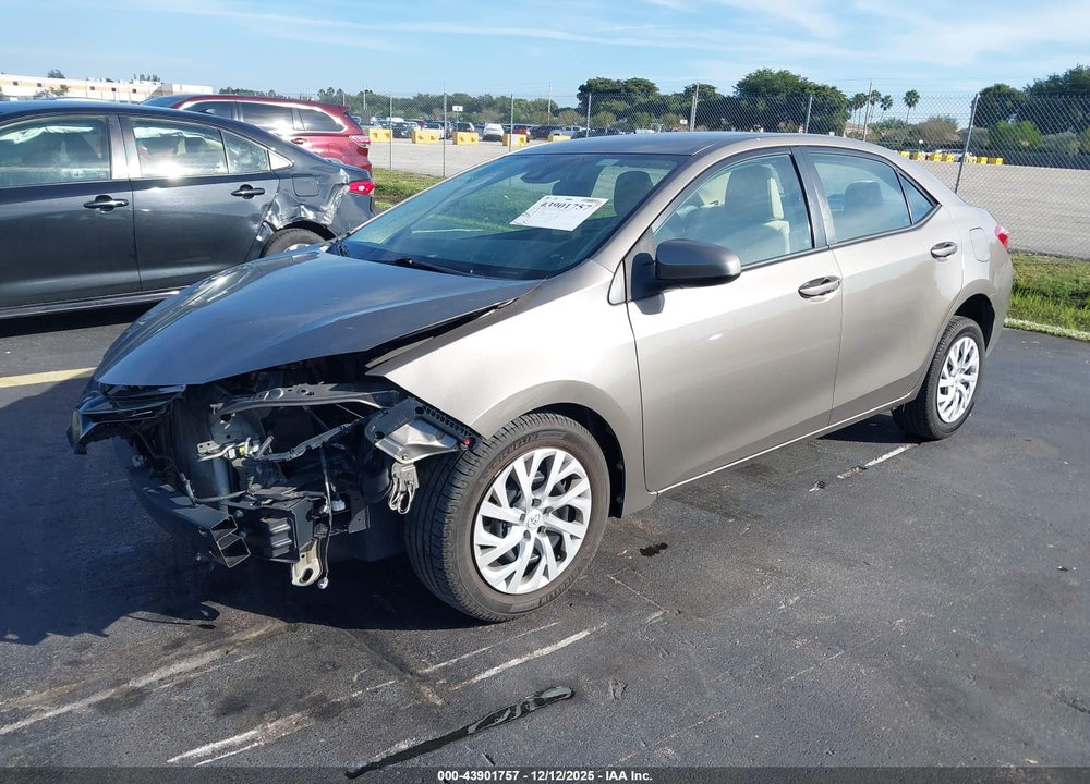 2018 TOYOTA COROLLA LE VIN: 5YFBURHE4JP749537