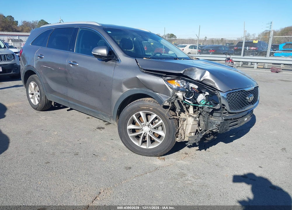 2017 KIA SORENTO 3.3L LX VIN: 5XYPG4A52HG188506