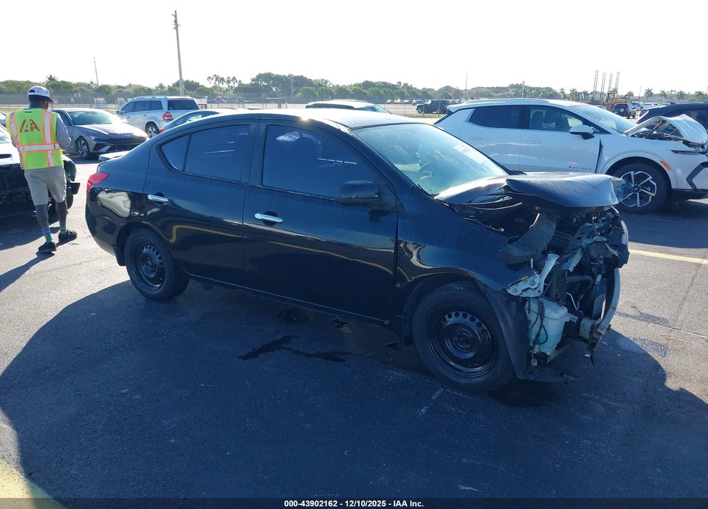 2014 NISSAN VERSA 1.6 SV VIN: 3N1CN7AP4EL816502