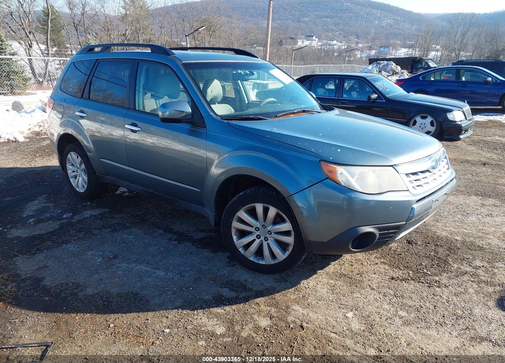 2011 SUBARU FORESTER 2.5X PREMIUM VIN: JF2SHADC0BH752590