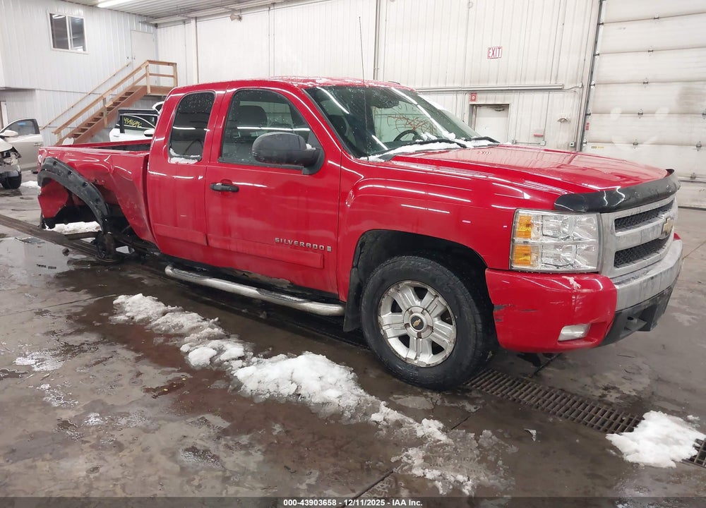 2008 CHEVROLET SILVERADO 1500 LT1 VIN: 1GCEK190X8Z213571