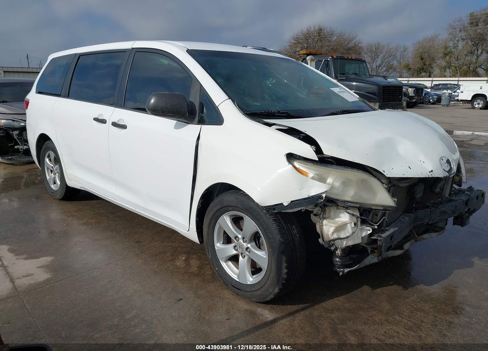 2015 TOYOTA SIENNA L VIN: 5TDZK3DC7FS624150