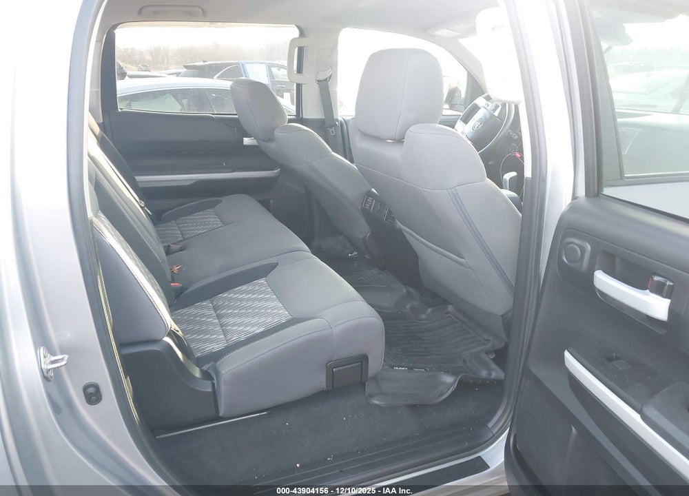 2019 TOYOTA TUNDRA SR5 5.7L V8 VIN: 5TFDY5F16KX822593