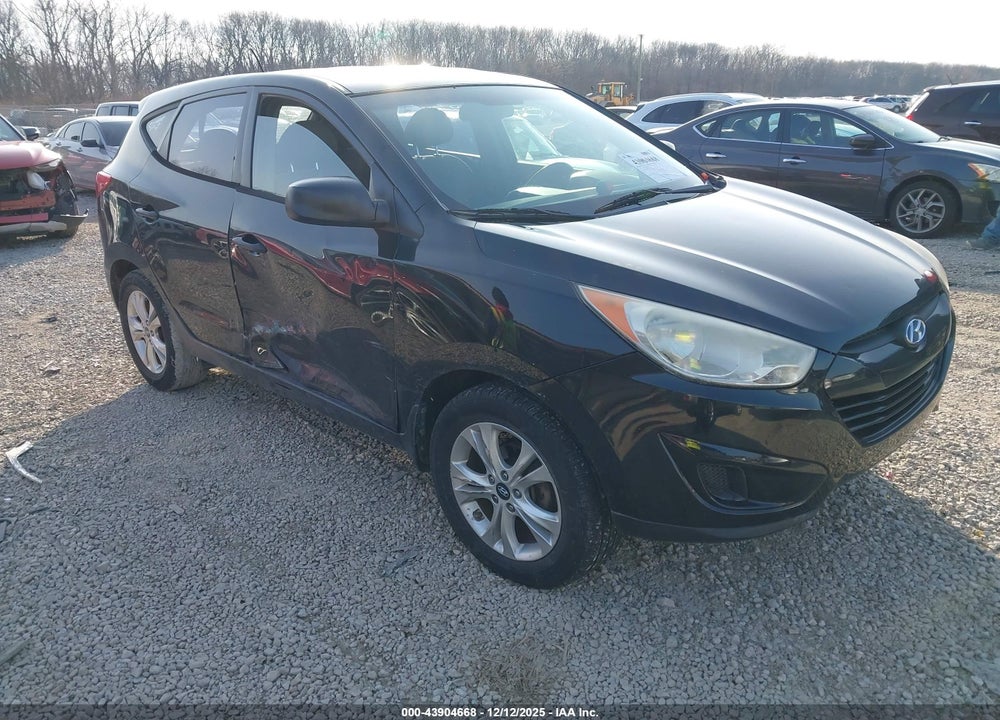 2011 HYUNDAI TUCSON GL VIN: KM8JT3AB5BU198496