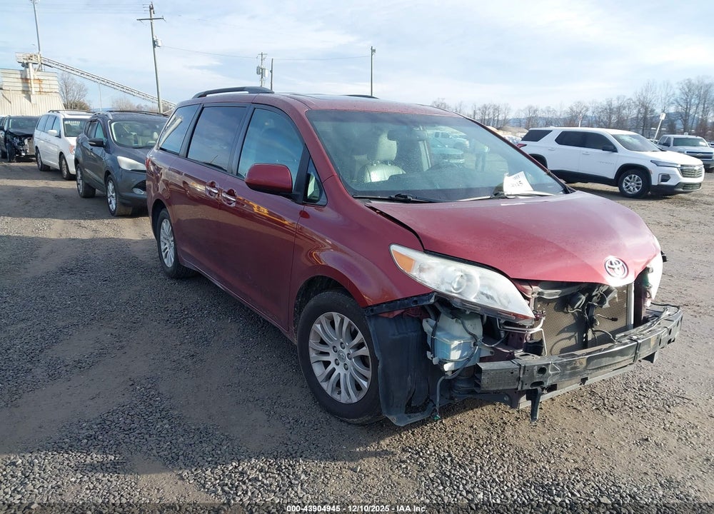 2016 TOYOTA SIENNA XLE 8 PASSENGER VIN: 5TDYK3DC3GS692619
