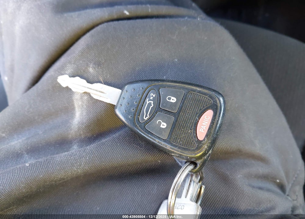 2012 CHRYSLER 200 TOURING VIN: 1C3CCBBG3CN250452