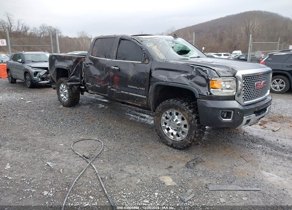 2016 GMC SIERRA 2500HD DENALI VIN: 1GT12UE81GF222526