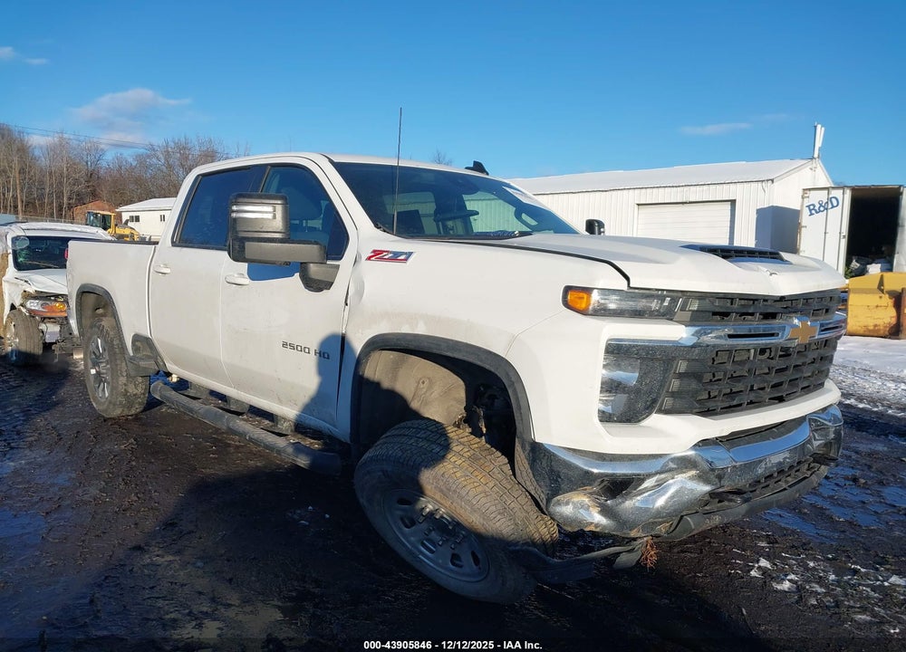 2024 CHEVROLET SILVERADO 2500HD 4WD  STANDARD BED LT VIN: 2GC4YNEYXR1115695