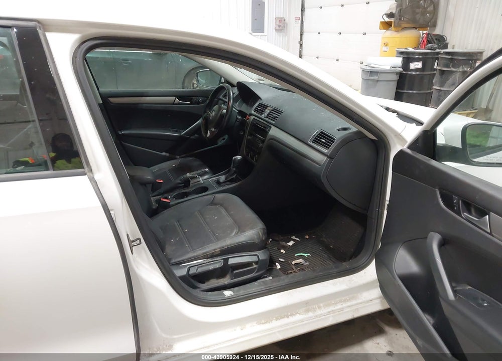 2014 VOLKSWAGEN PASSAT 1.8T WOLFSBURG EDITION VIN: 1VWAT7A38EC090062