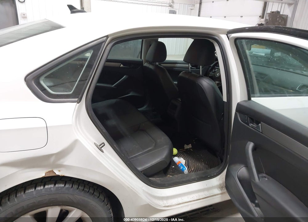 2014 VOLKSWAGEN PASSAT 1.8T WOLFSBURG EDITION VIN: 1VWAT7A38EC090062