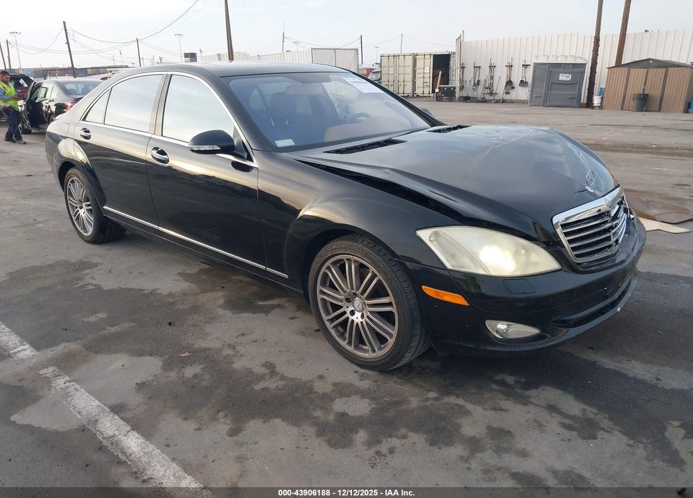 2008 MERCEDES-BENZ S 550 VIN: WDDNG71X98A228323