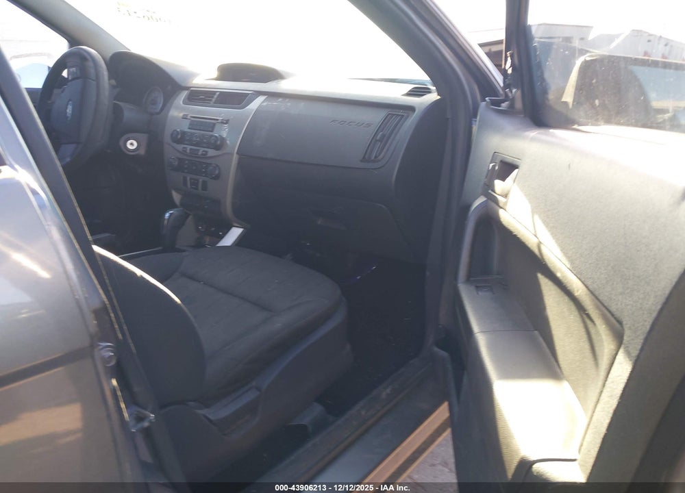 2011 FORD FOCUS SE VIN: 1FAHP3FN0BW182503