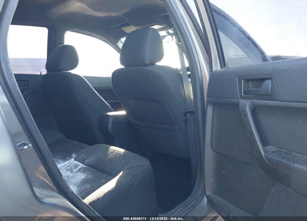 2011 FORD FOCUS SE VIN: 1FAHP3FN0BW182503