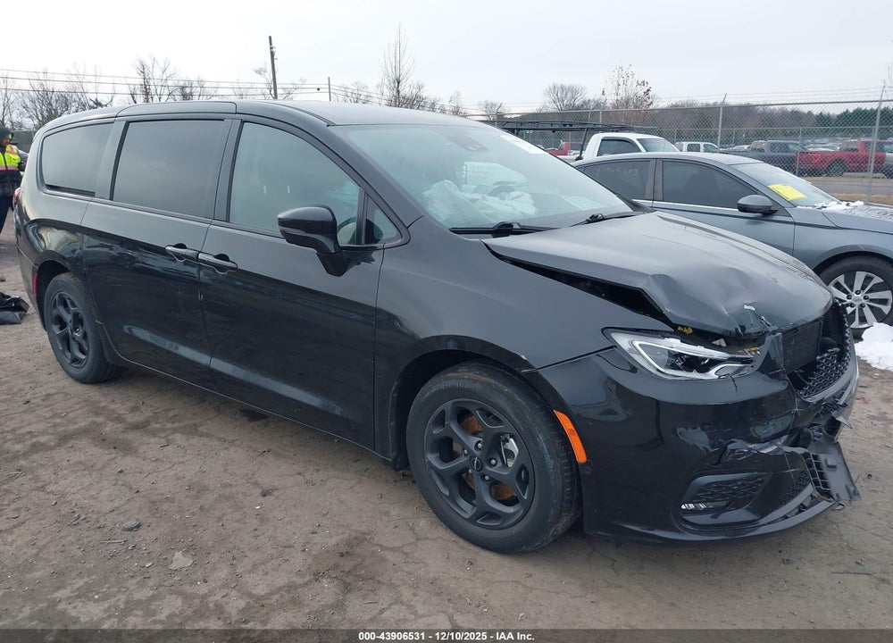 2022 CHRYSLER PACIFICA HYBRID TOURING L VIN: 2C4RC1L72NR134678
