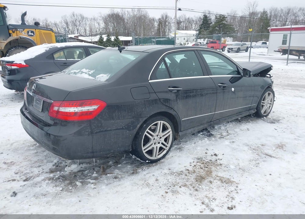 2010 MERCEDES-BENZ E 550 VIN: WDDHF7CB1AA029614