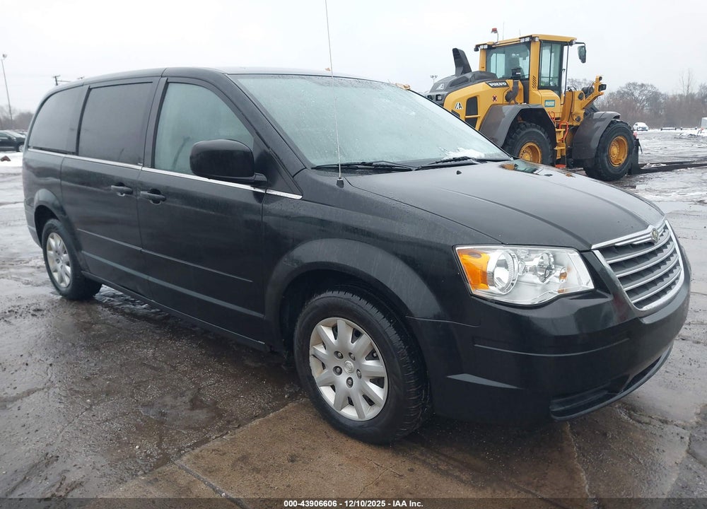 2009 CHRYSLER TOWN & COUNTRY LX VIN: 2A8HR44E49R594318