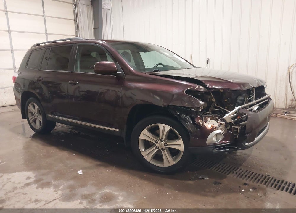 2013 TOYOTA HIGHLANDER V6 VIN: 5TDBK3EH0DS231146