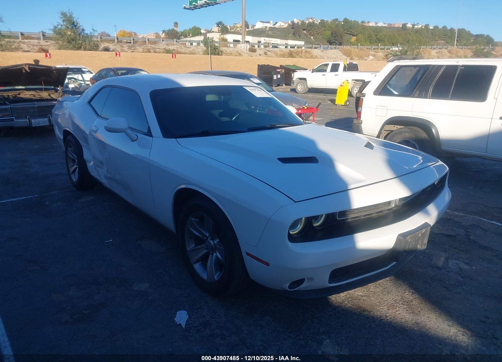 2018 DODGE CHALLENGER SXT VIN: 2C3CDZAG5JH127880