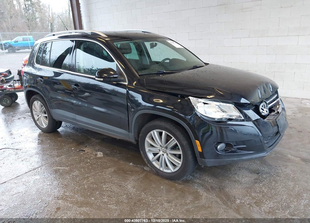 2011 VOLKSWAGEN TIGUAN SE VIN: WVGBV7AX2BW531856