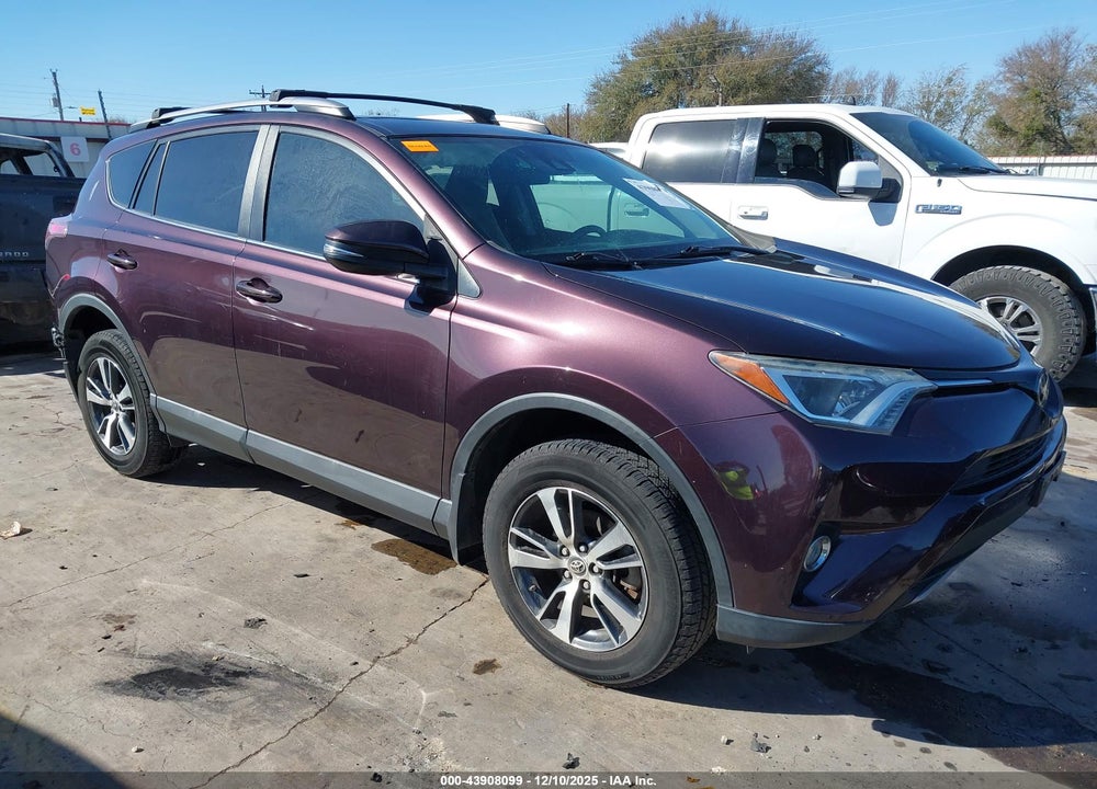 2018 TOYOTA RAV4 XLE VIN: 2T3WFREV0JW454585