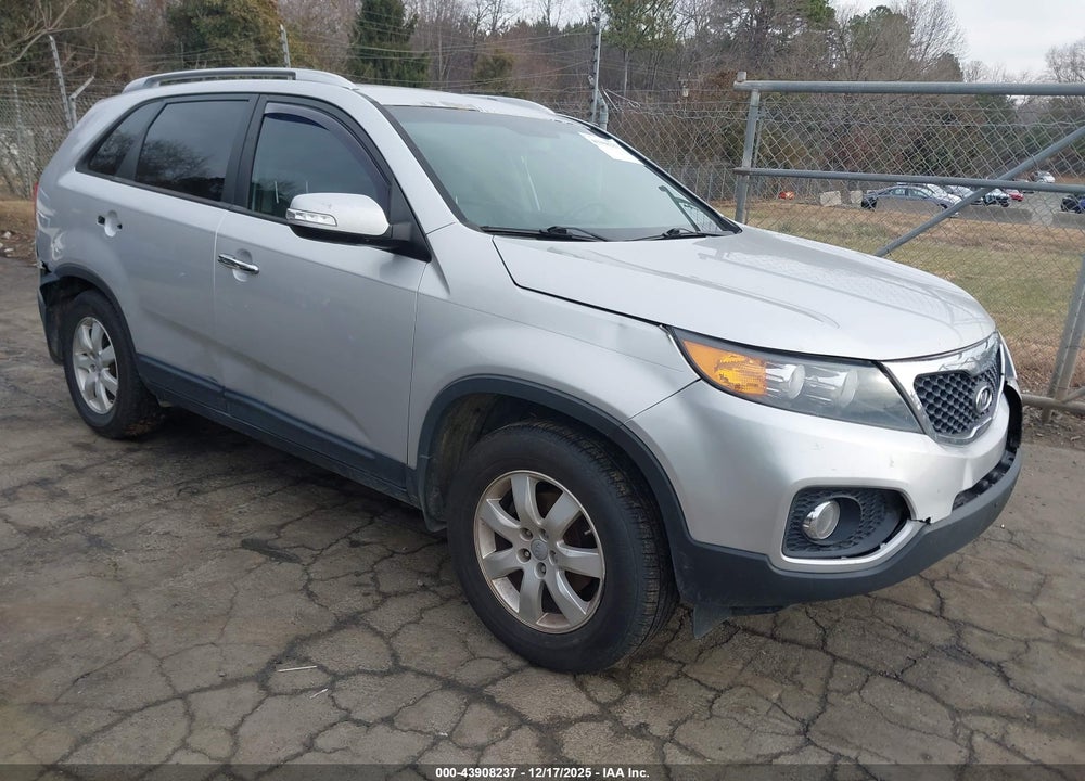 2013 KIA SORENTO LX VIN: 5XYKT3A6XDG343600