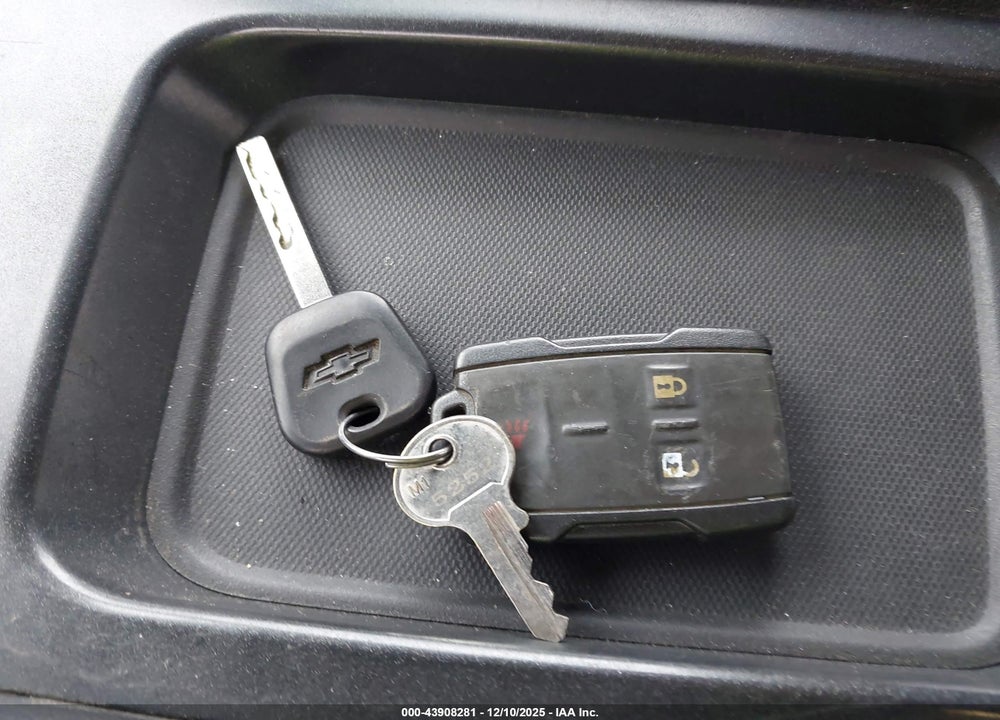 2015 CHEVROLET SILVERADO 1500 1LT VIN: 1GCVKREH0FZ299674