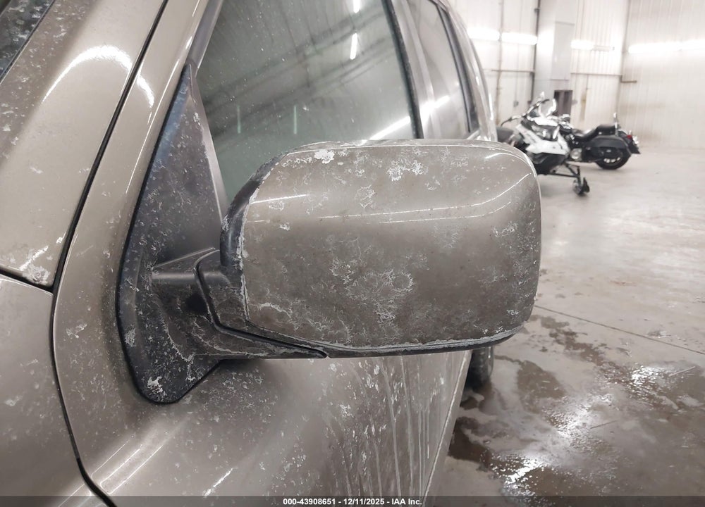 2011 HONDA PILOT EX-L VIN: 5FNYF4H53BB065941