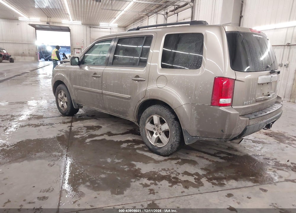 2011 HONDA PILOT EX-L VIN: 5FNYF4H53BB065941