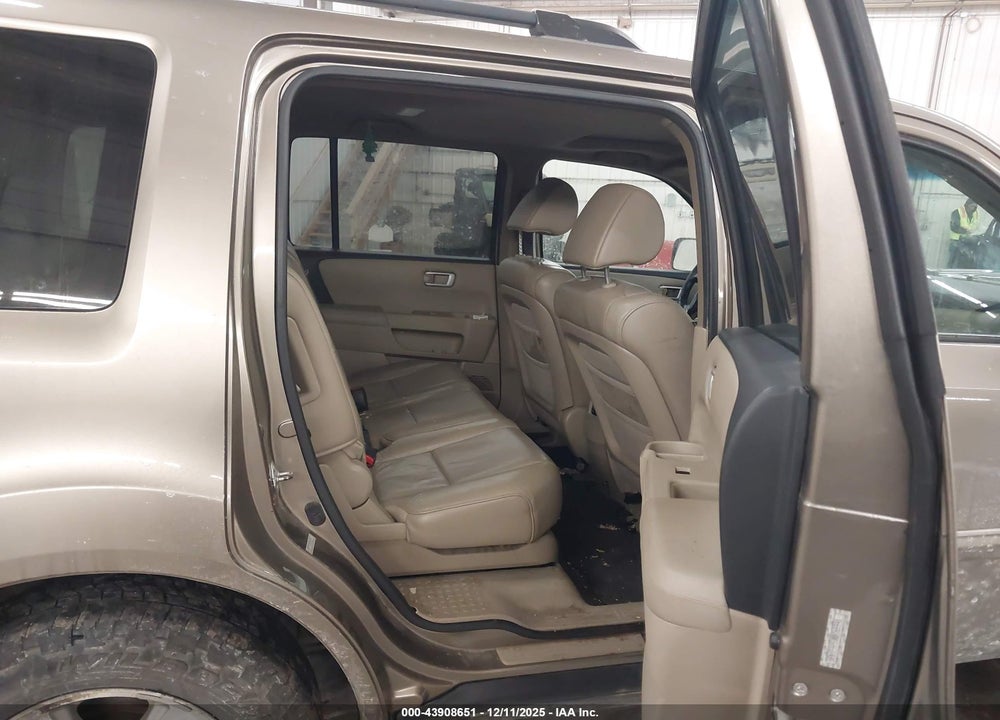 2011 HONDA PILOT EX-L VIN: 5FNYF4H53BB065941