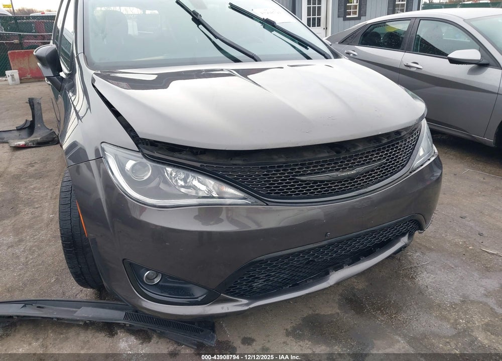 2018 CHRYSLER PACIFICA TOURING PLUS VIN: 2C4RC1FG8JR351254
