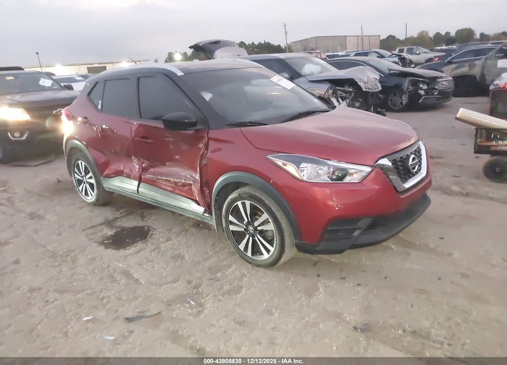2018 NISSAN KICKS SV VIN: 3N1CP5CU2JL536654