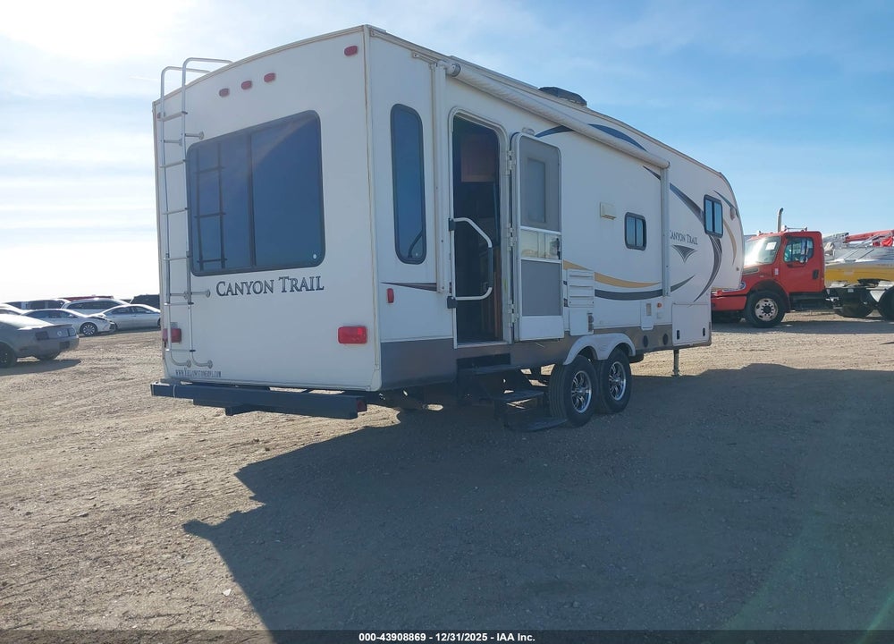 2013 YELLOWSTONE CANYON TRAIL 31' 5TH WHEEL VIN: 1NL1YFM23D1075006