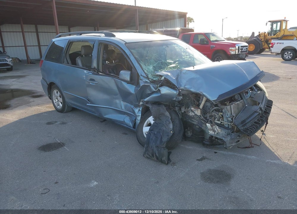 2005 TOYOTA SIENNA XLE VIN: 5TDZA22C05S292440