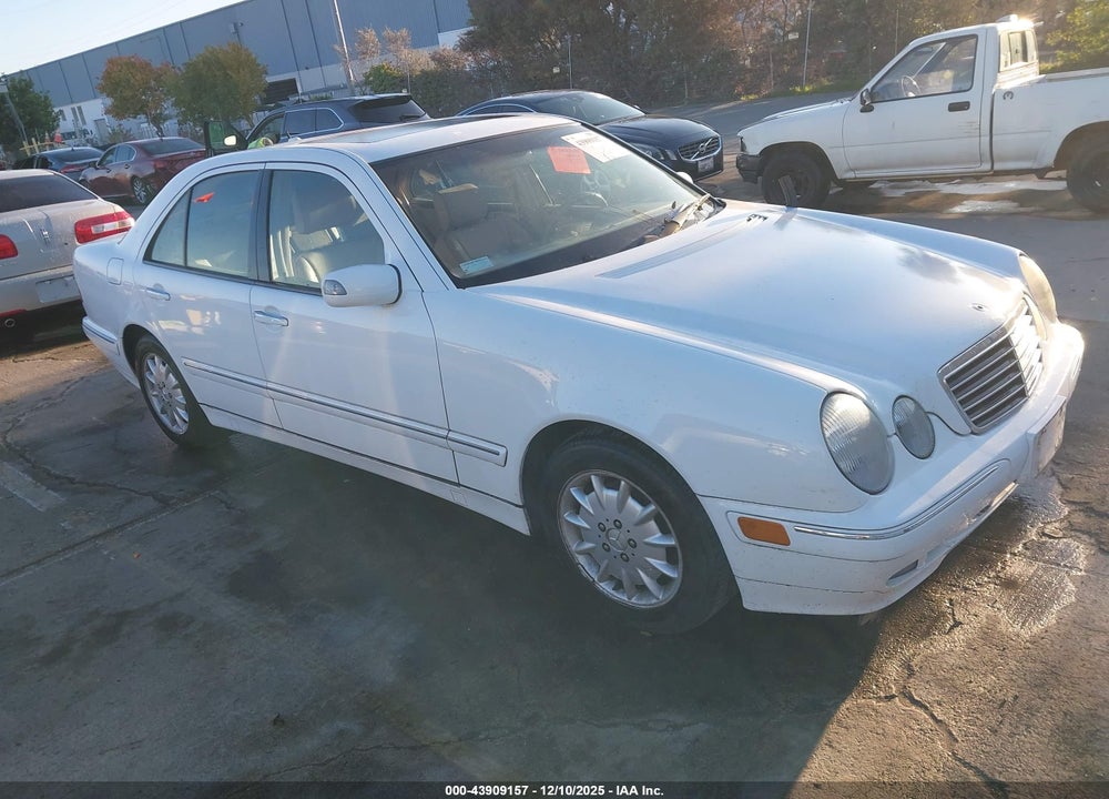 2000 MERCEDES-BENZ E 320 VIN: WDBJF65J2YB123160