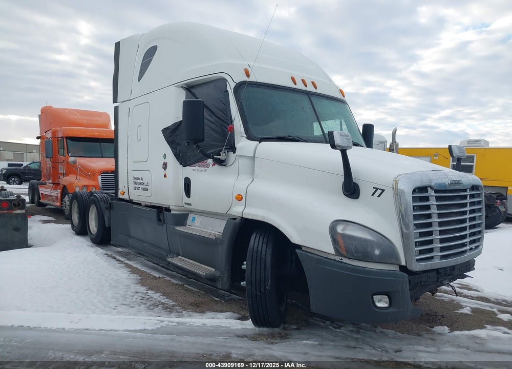2015 FREIGHTLINER CASCADIA 125 VIN: 3AKJGLD51FSGE8070