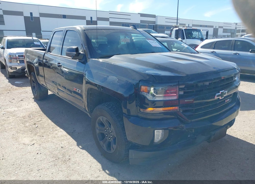 2017 CHEVROLET SILVERADO 1500 2LT VIN: 1GCVKREC3HZ111107