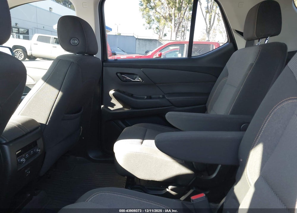 2020 CHEVROLET TRAVERSE FWD LT CLOTH VIN: 1GNERGKW5LJ137236