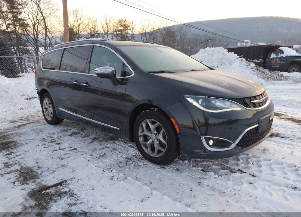 2017 CHRYSLER PACIFICA LIMITED VIN: 2C4RC1GG0HR592914