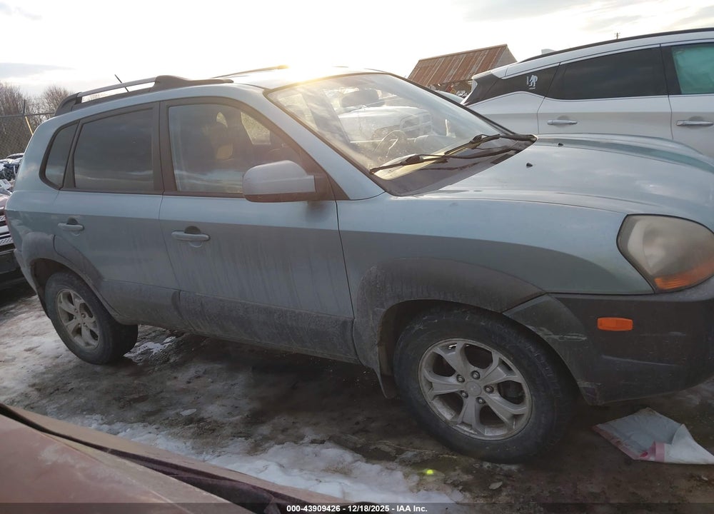 2009 HYUNDAI TUCSON SE VIN: KM8JN72D59U948104