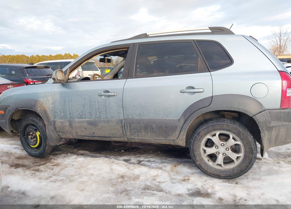 2009 HYUNDAI TUCSON SE VIN: KM8JN72D59U948104