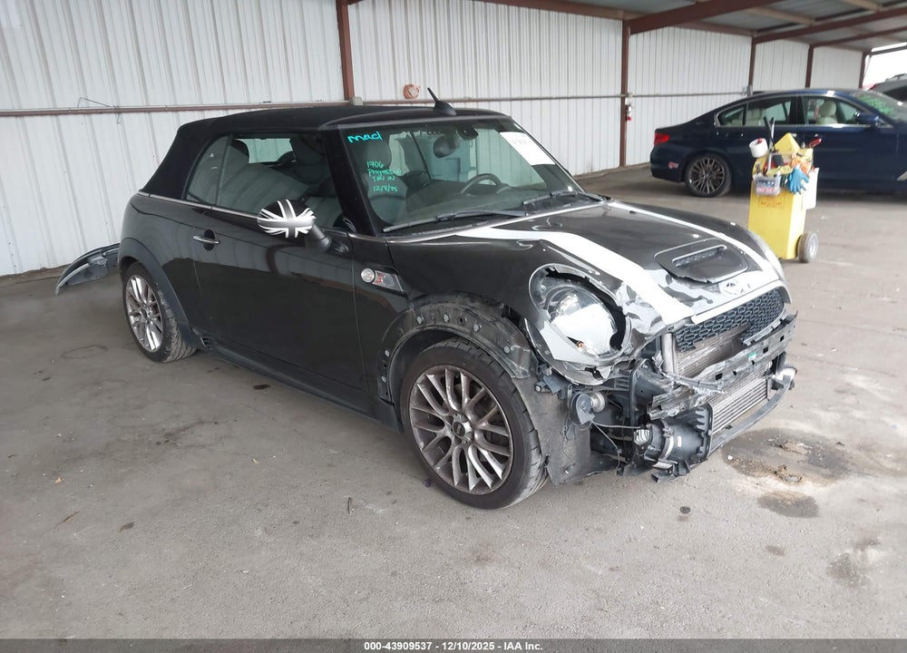 2015 MINI CONVERTIBLE COOPER S VIN: WMWZP3C54FT708610