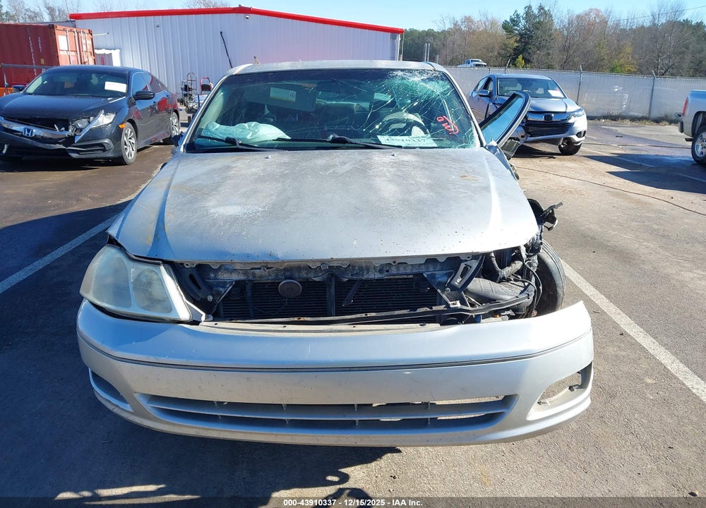 2002 TOYOTA AVALON XL VIN: 4T1BF28BX2U212940