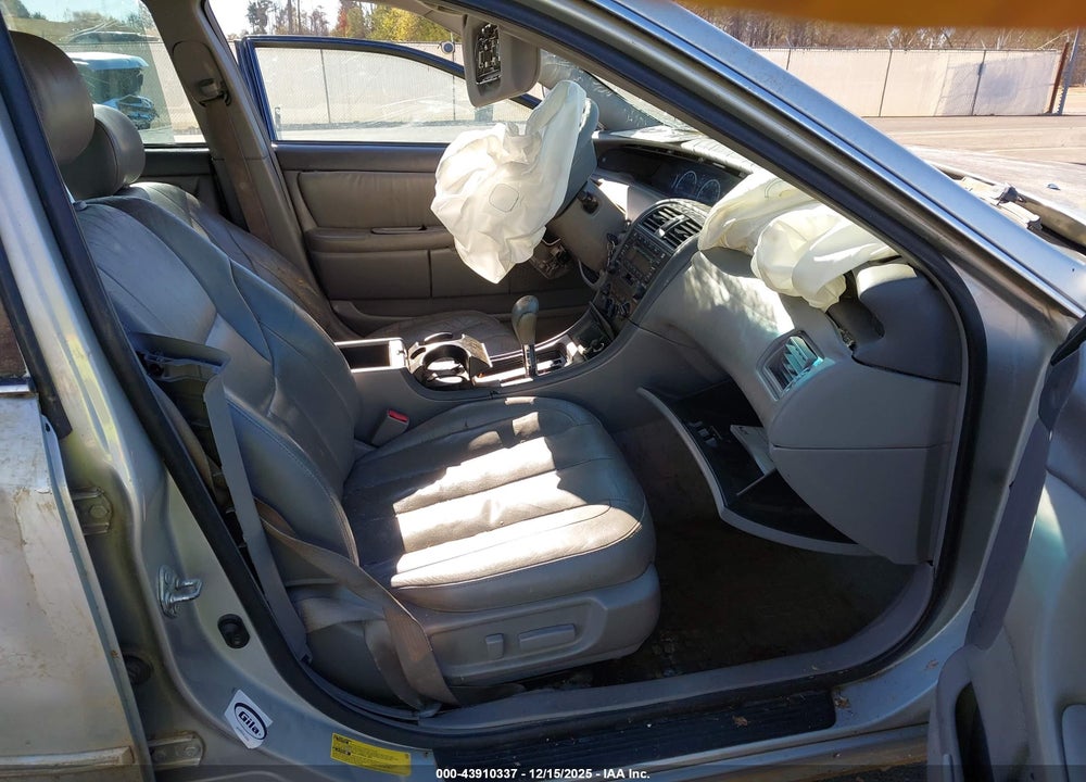 2002 TOYOTA AVALON XL VIN: 4T1BF28BX2U212940