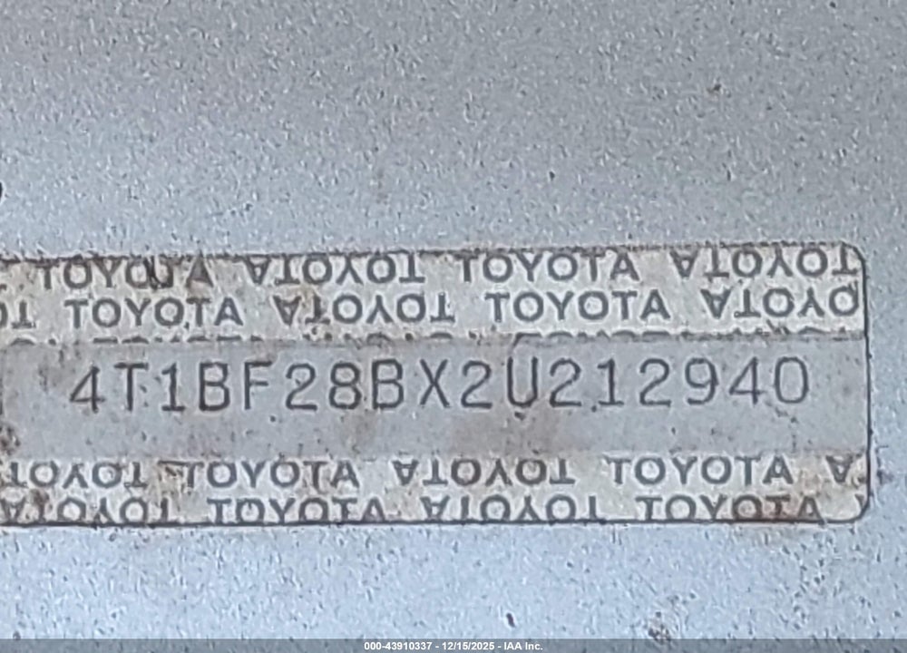 2002 TOYOTA AVALON XL VIN: 4T1BF28BX2U212940